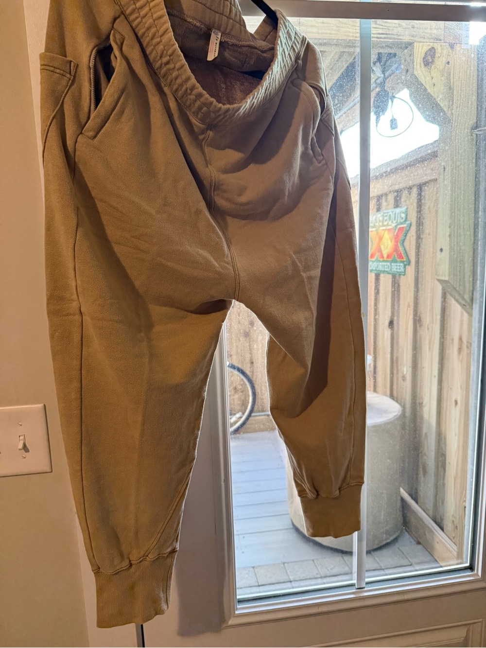 FREE P - cargo sweats THAT LOOK LIKE U ARE A SWAT TYPE OF WOMAN !!!!!
unreal !